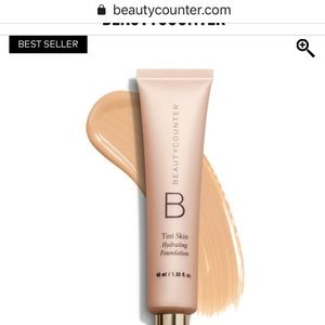 NWT linen foundation by beauty counter